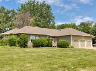 302 SW Country Club Ln, Ankeny, IA 50023