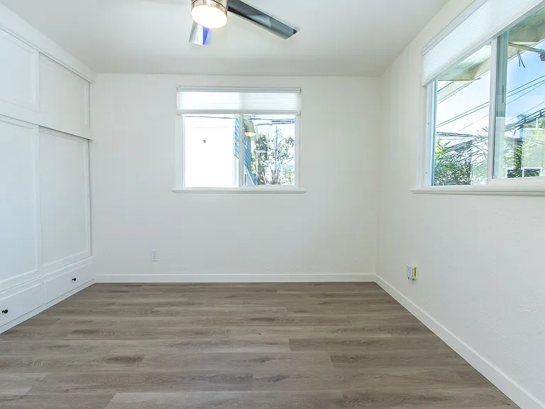 2078 1/2 Garnet Ave — Photo 11