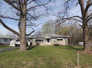 12520 Hillview Dr, Saint Louis, MO