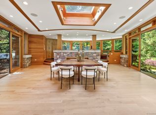 22 Father Peters Ln, New Canaan, CT