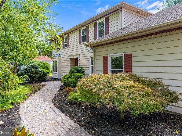 3 Cartwright Dr W, West Windsor, NJ 08550
