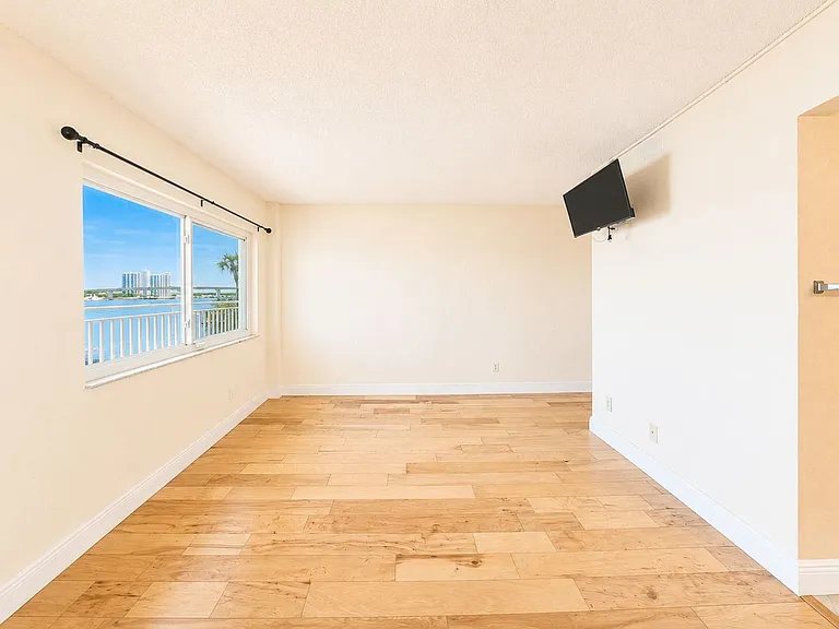 145 Halifax Ave #209 — Photo 12
