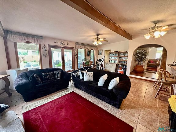 5th image of 3314 Luna Dr