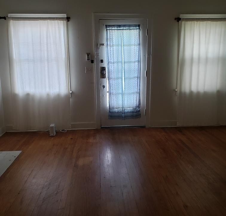 2nd image of 2751 NW 18th St