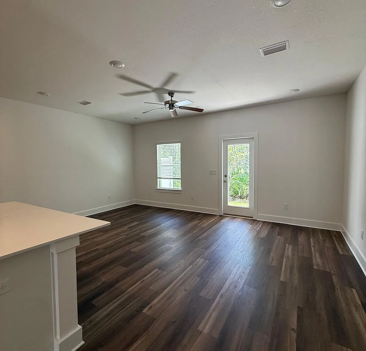 3 bed, 2.5 bath, 1459 sqft, $2,280 — Photo 3