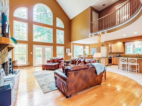 3rd image of 2605 Forest Lake Way