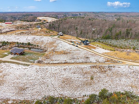 2nd image of 107 Shawnee Run