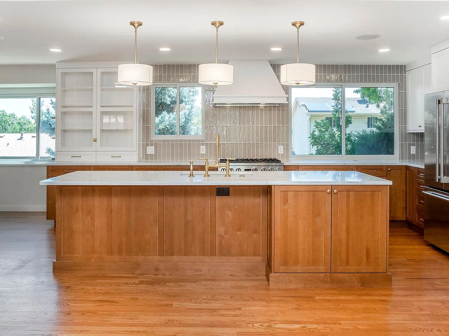3 bed, 2.5 bath, 2370 sqft, $3,500 — Photo 4