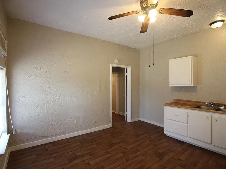 1010 S Bennett Ave #D — Photo 3