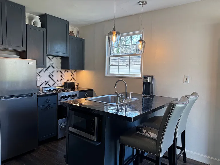 2686 Rosemary St NW — Photo 3