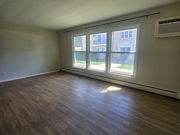2nd image of 1656-1666 W 42nd St #1