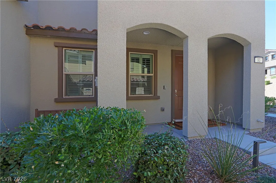 3 bed, 2.5 bath, 1435 sqft, $2,295 — Photo 1