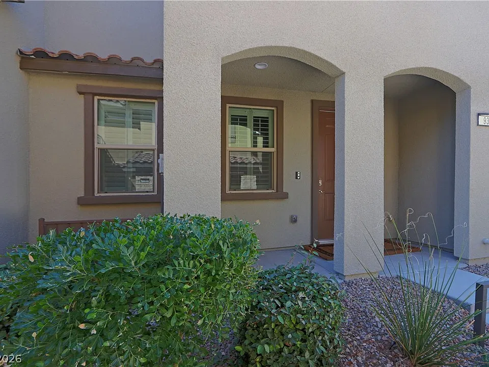 93 Alamere Falls Dr