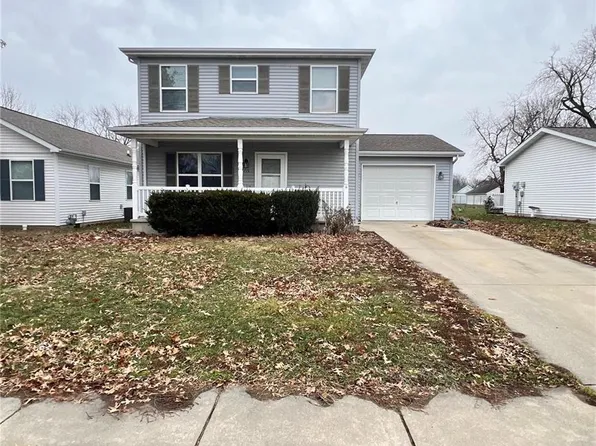 715 E Washington St, Pana, IL 62557