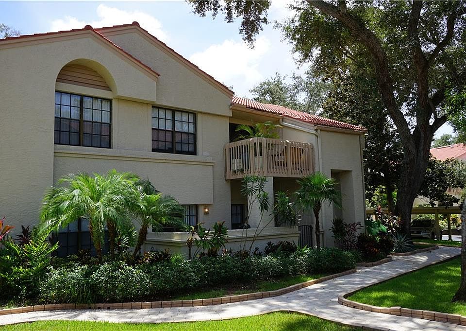 1st image of 321 Los Prados Dr #113