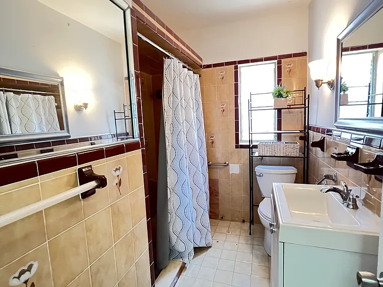 2027 SW 23rd St #2027 — Photo 14