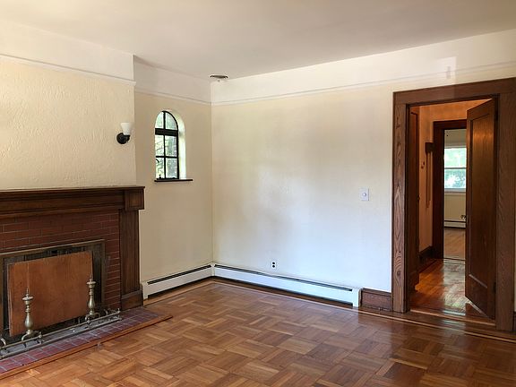 3rd image of 133 Glenwood Ave