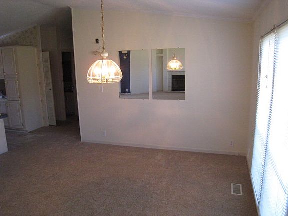 4th image of 139 McGrady Pine Ln