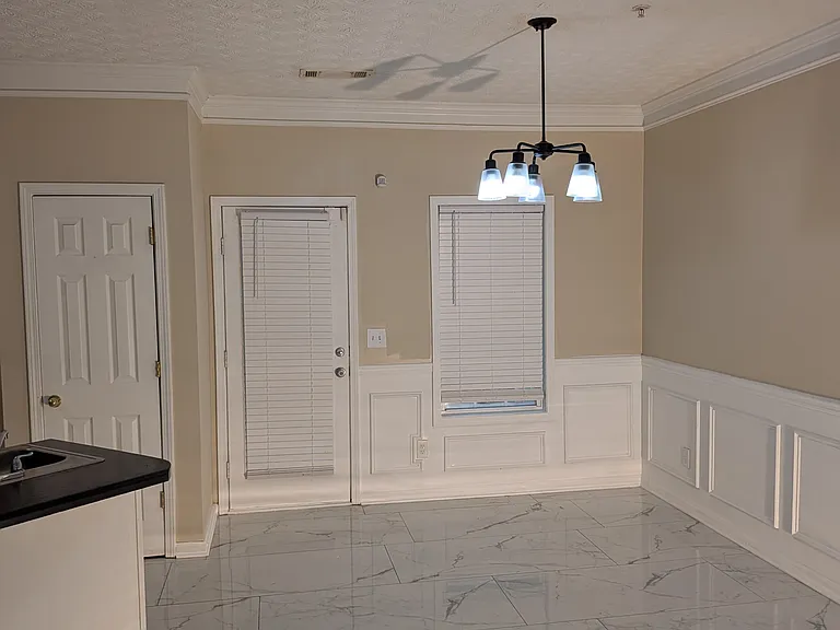 6014 Leeshire Trce — Photo 4