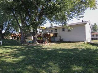 3304 Westmar Dr, Bettendorf, IA