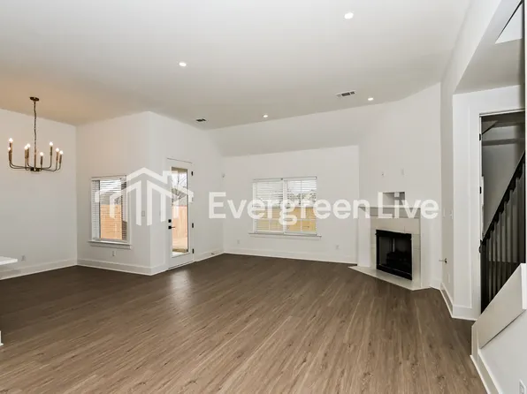 4381 McSwain Dr, Horn Lake, MS 38637