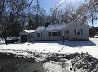 32 Sutherland St, Andover, MA 01810