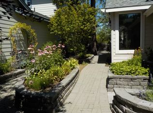 19587 Lost Lake Dr, Bend, OR 97702