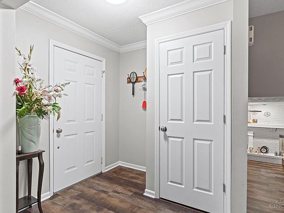 5th image of 8806 Anna Ct