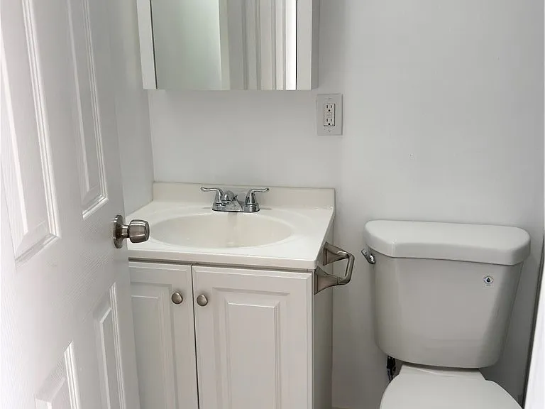 643 S Nutwood St — Photo 13