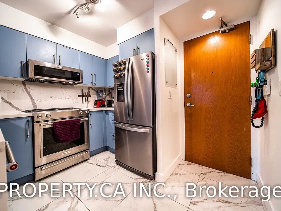 219 Fort York Blvd #318