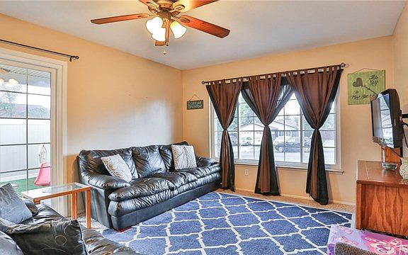 3rd image of 2351 Bonita Dr