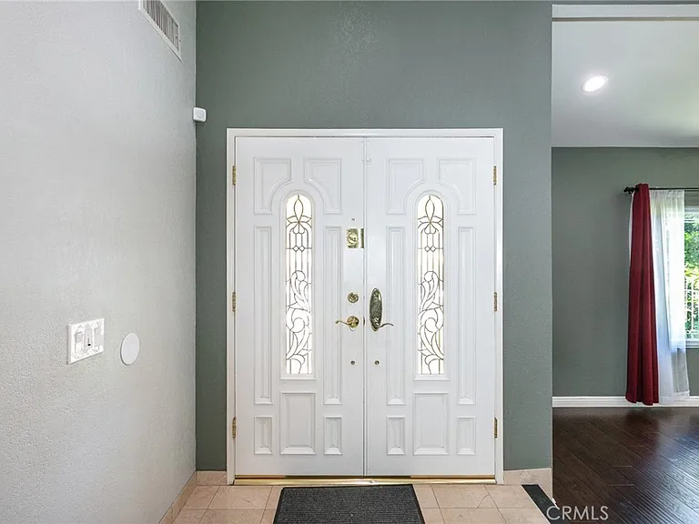 20246 Lanark St — Photo 2