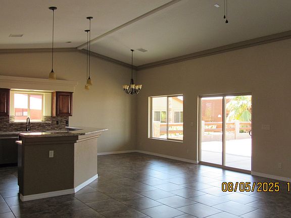 4th image of 795 Acoma Blvd S