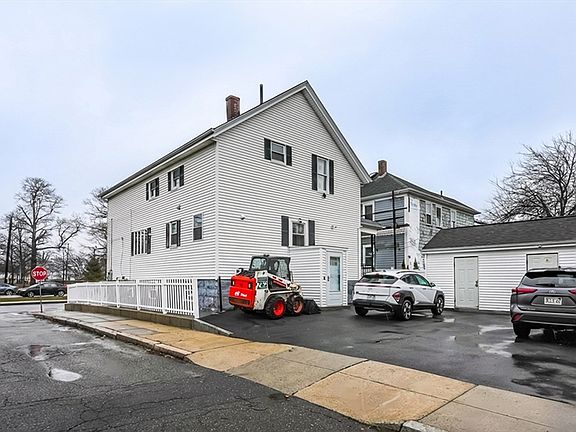 3rd image of 529 Stafford Rd