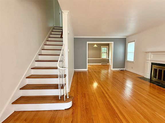2nd image of 84 Matthews St