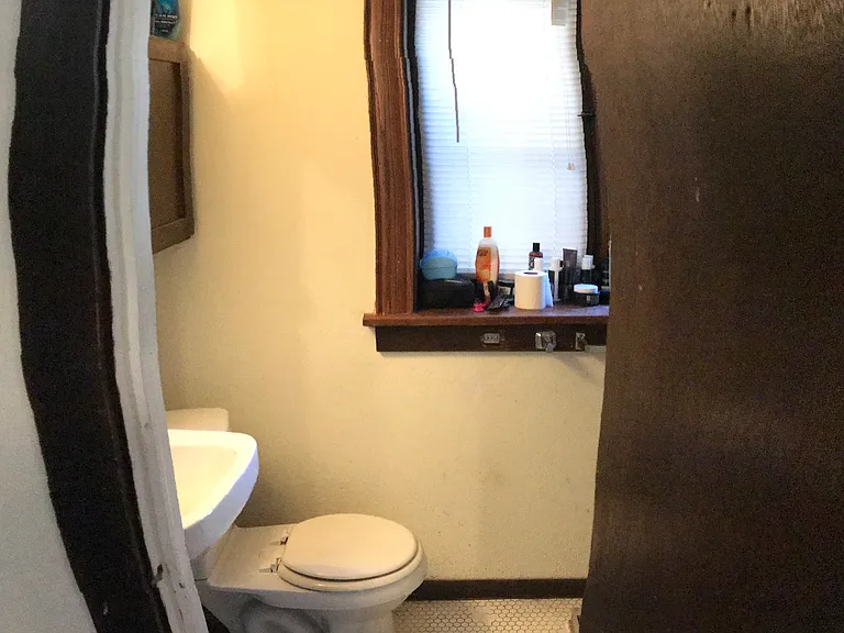 2530 Dupont Ave S #101 — Photo 8