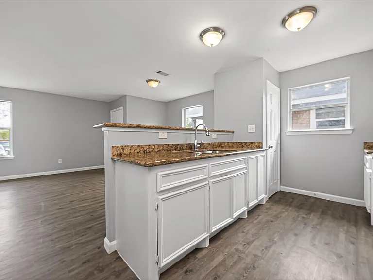7521 Dyer St — Photo 14