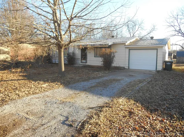 602 N 5th Ave, Marietta, OK 73448