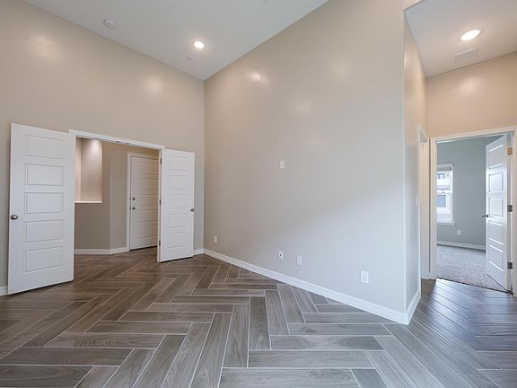 4th image of 304 Boa Vista Pl