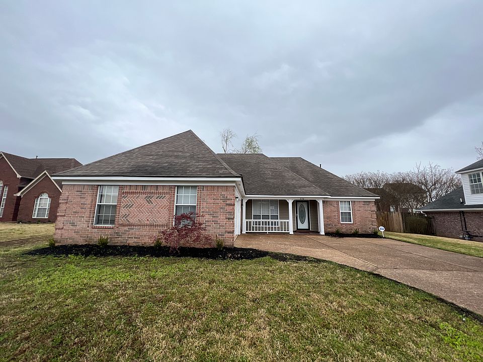 1st image of 270 Lakewood Dr