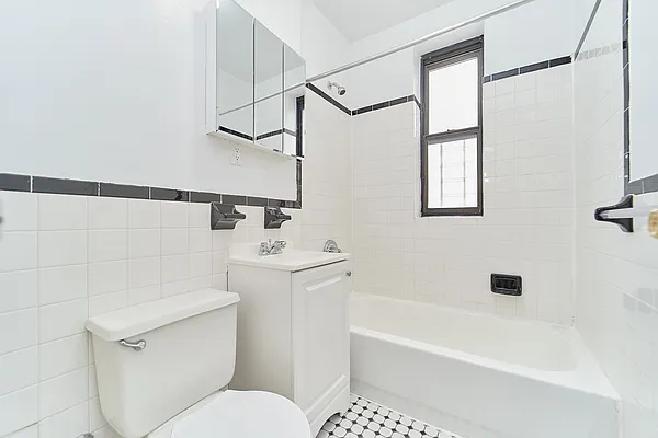 Rented by Living New York | media 8