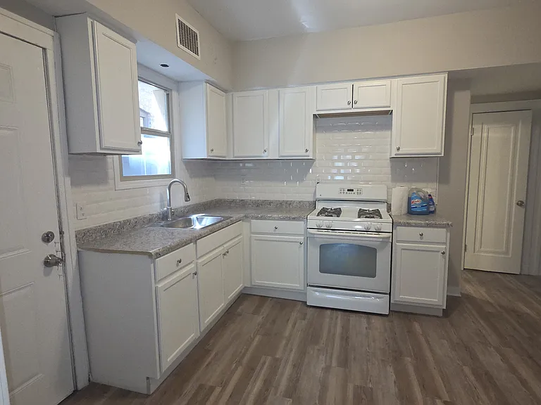 4006 Alder St #1F — Photo 2