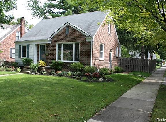 2nd image of 2402 N Vermont Ave