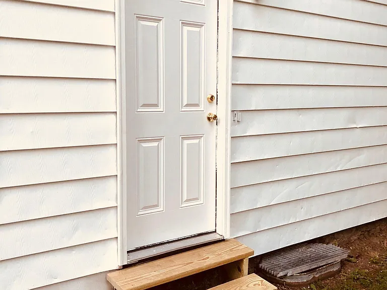 202 Cottage St #UPSTAIRS — Photo 16