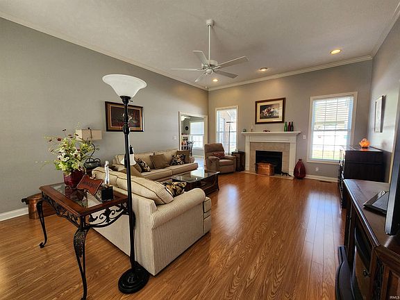 2nd image of 6822 Rosewood Ln