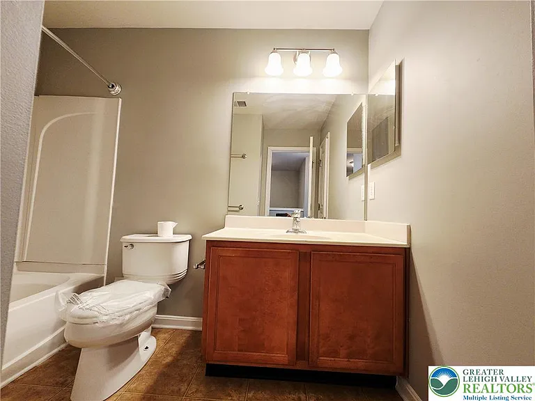 8513 Gateway Rd — Photo 35
