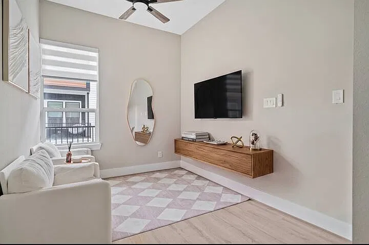 4013 Griggs Unit C - 1 — Photo 2