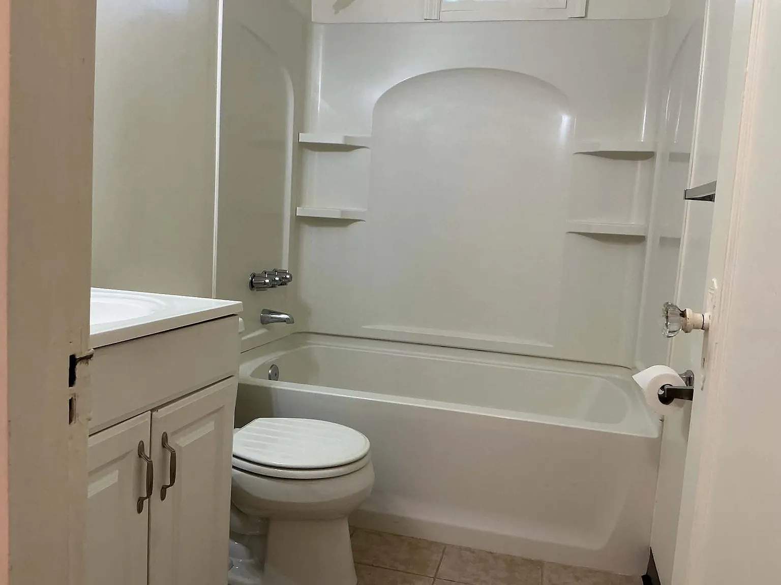 1 bed, $800 — Photo 2