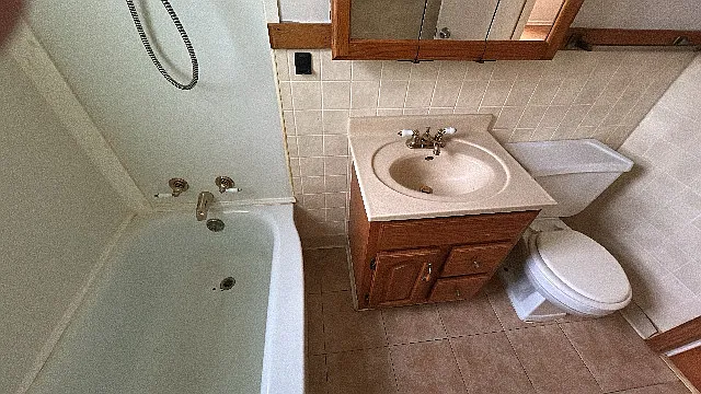 2704 S Glenwood Ave — Photo 14
