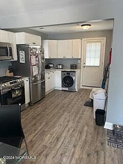 2nd image of 405 Buermann Avenue